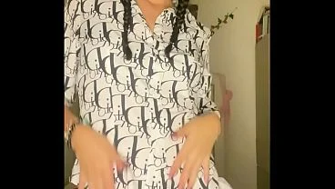 Carmen Sexy 21 Yr Old Latina Babe Makes Spicey SFW Selfie Clips