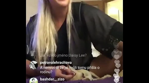 Daisy Lee with his showing pussy on cam