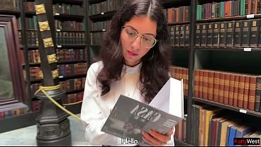 Did you know that nerdy girls are much more active in sex than girls who dress revealingly? – Sex with Girl in Glasses