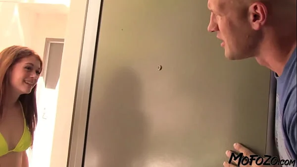 MOFOZO.com – 18 Year Old Amateur Gets The Cum In Her Mouth