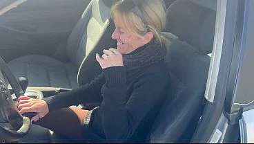 SURPRISED MASTURBATING MY PUSSY IN THE CAR – RISKY SEX