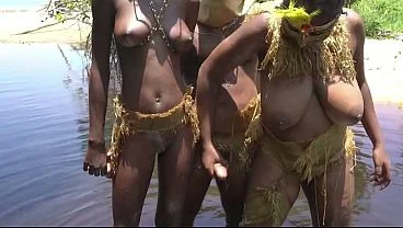 This lucky African villager got 2 girlfriends