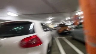 Trashy Kiwi Slut Shows Off At The Mall And On A Busy Public Street