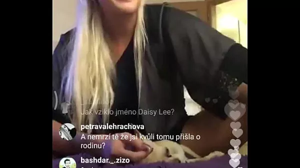 Daisy Lee with his showing pussy on cam