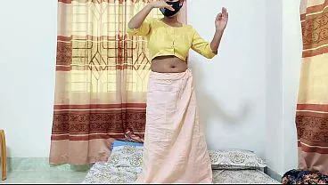 Desi girl hot sexy nude dance  Desi hot xxx