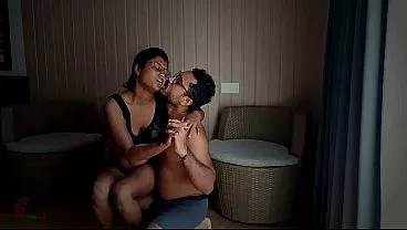 চুপ করে আমার কাছে বাংলা সেক্সি গান