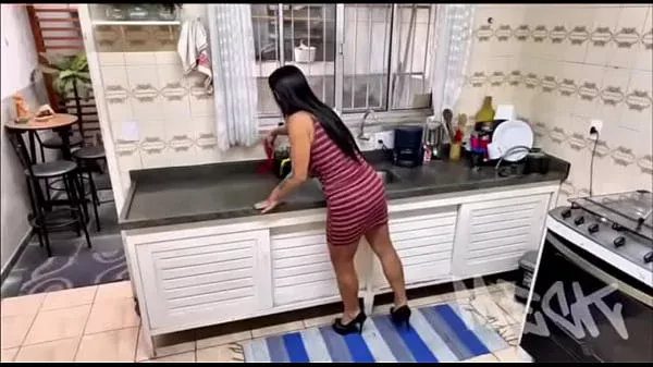 Encontrei minha madrasta com pressa para sair com a sua sobrinha queria mata minha saudade dela e olha o que acabo acontecendo.(VIDEO COMPLETO NO RED)