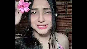 Mi amiga comparte a su novio conmigo y follamos duro en el jacuzzi parte 1