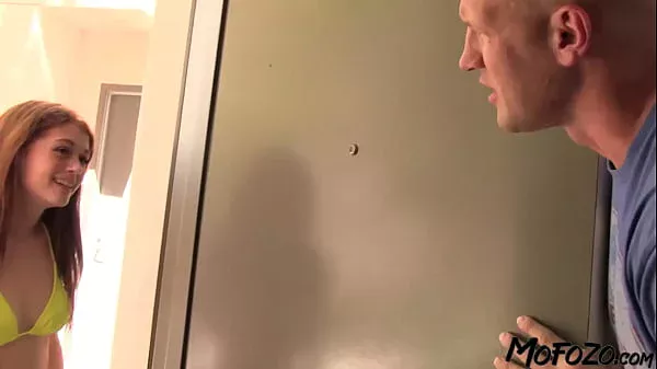 MOFOZO.com – 18 Year Old Amateur Gets The Cum In Her Mouth