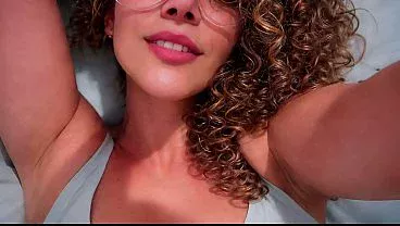 Morena Safada brasileira faz vídeo amador. Com seus grandes Peitos naturais adora ser vaqueira . Fodendo muito sem camisinha – POV