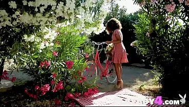 Petite big tits Jenna Foxx hot posing before passion striptease session