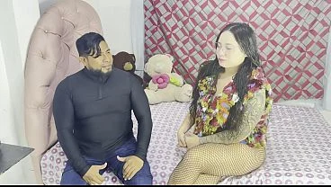 Tierna Colombiana de Cara Inocente (Kitty DJ) Debuta en Porno Casting